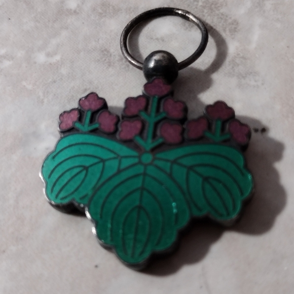 2 rare Japanese war medals - Picture 1 of 5